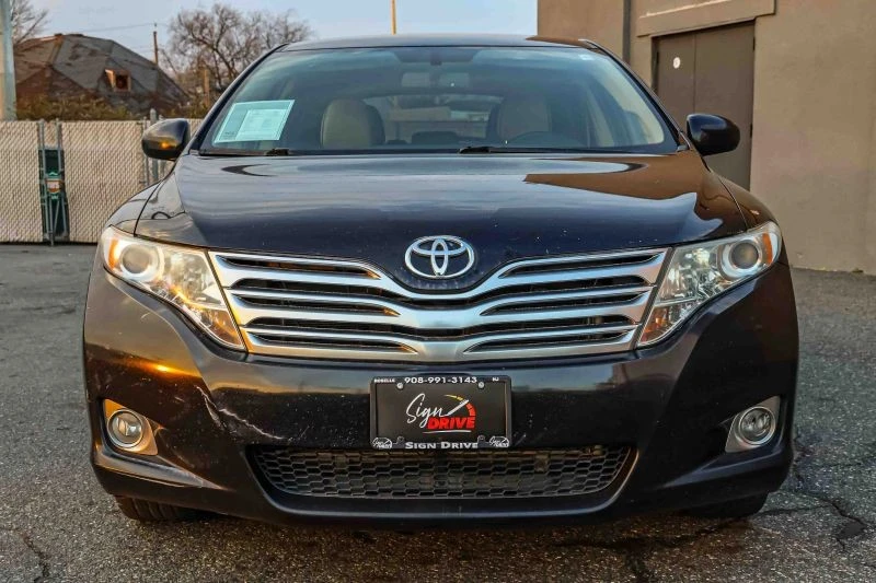 2011 Toyota Venza - Image 2 of 12