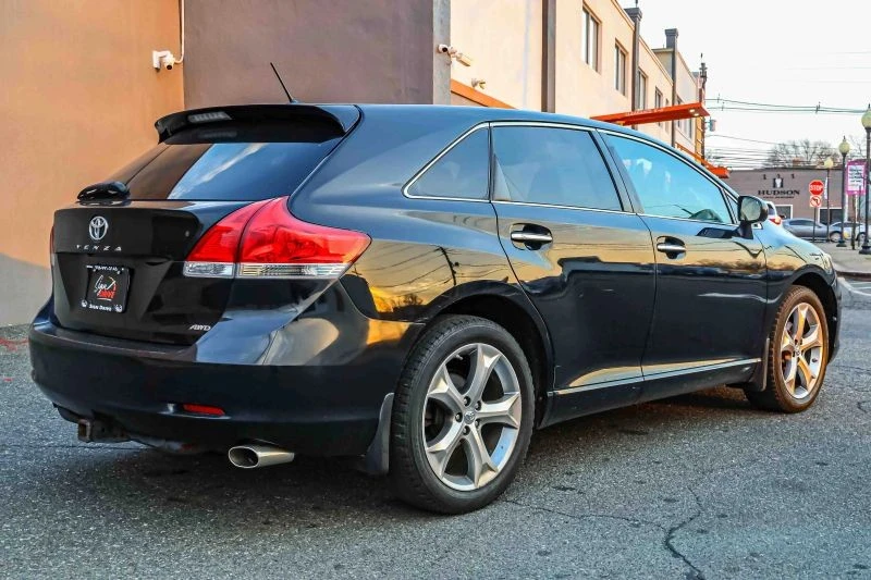 2011 Toyota Venza - Image 6 of 12