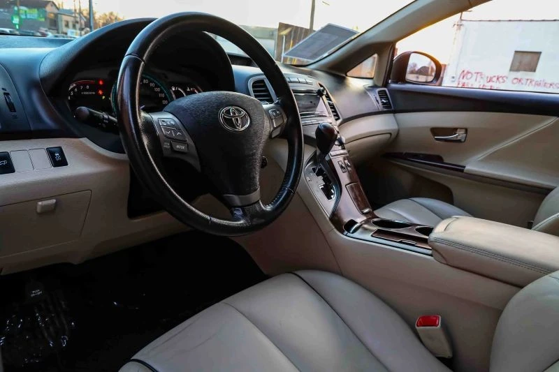 2011 Toyota Venza - Image 7 of 12