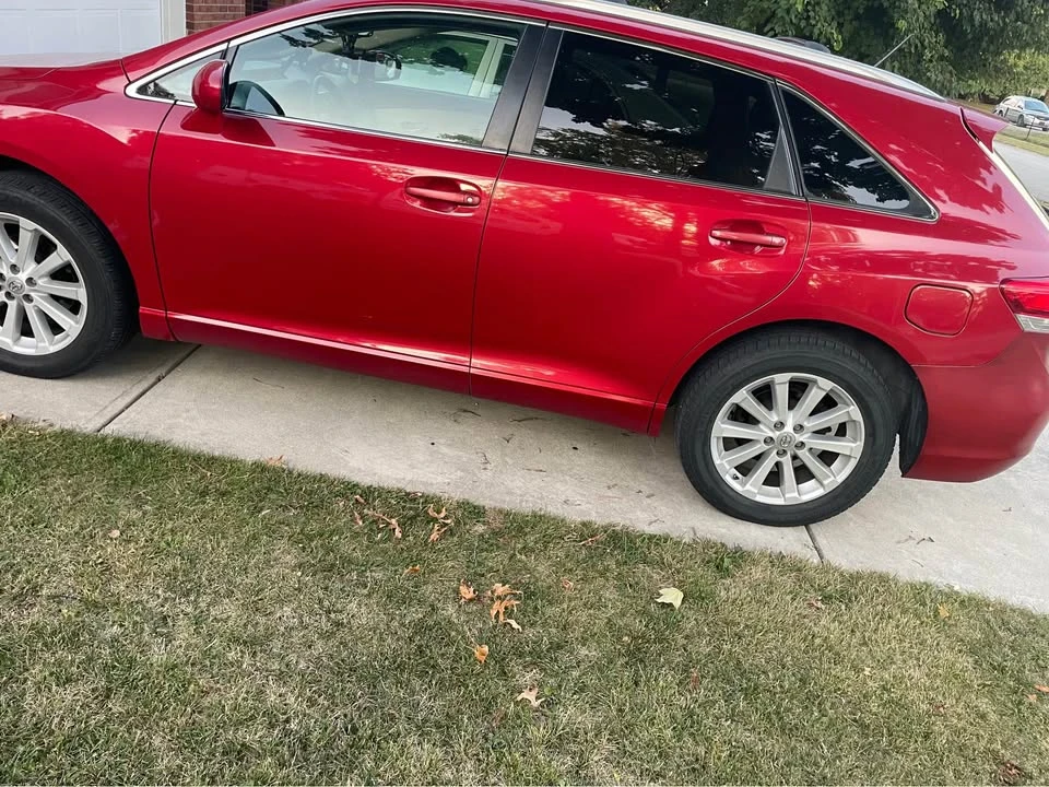 2011 Toyota Venza - Image 2 of 6