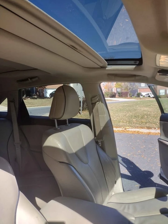 2011 Toyota Venza - Image 7 of 14
