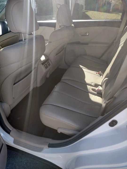 2011 Toyota Venza - Image 12 of 14