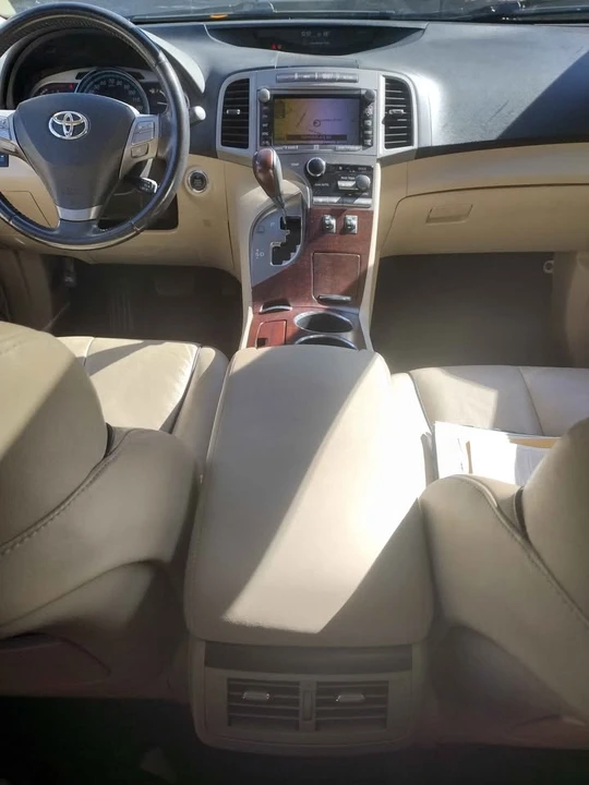 2011 Toyota Venza - Image 11 of 14