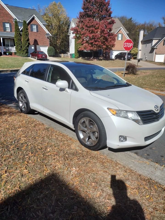 2011 Toyota Venza - Image 2 of 14