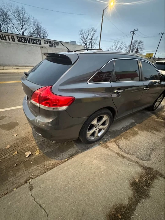 2011 Toyota Venza - Image 3 of 5