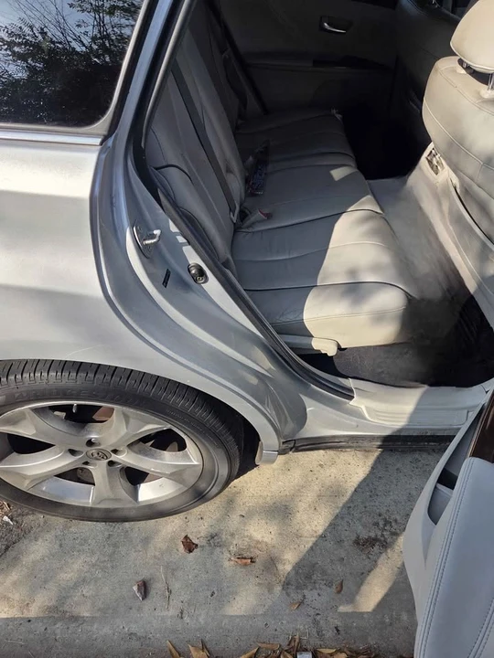 2011 Toyota Venza - Image 6 of 6