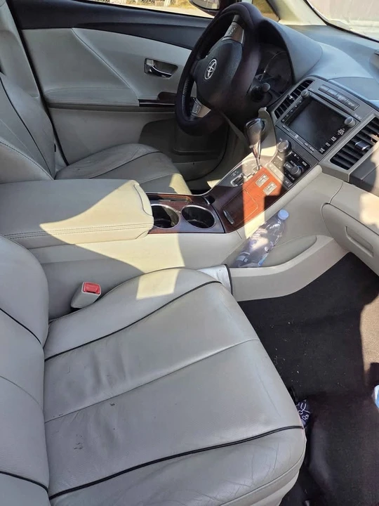 2011 Toyota Venza - Image 5 of 6