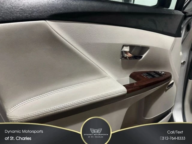 2011 Toyota Venza - Image 19 of 21