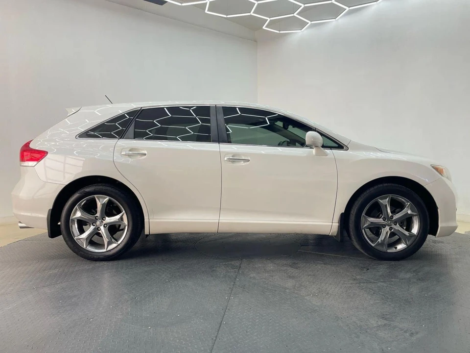 2011 Toyota Venza - Image 3 of 21