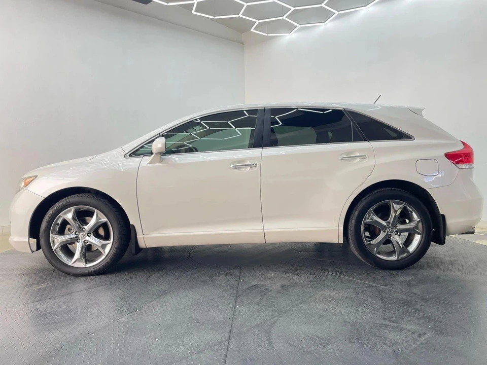 2011 Toyota Venza - Image 7 of 21