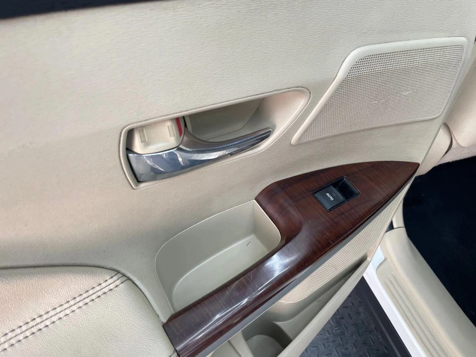 2011 Toyota Venza - Image 19 of 21