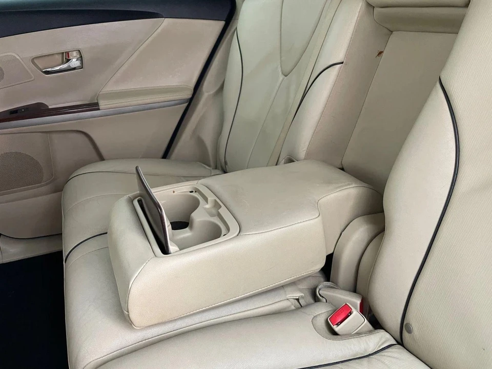 2011 Toyota Venza - Image 16 of 21