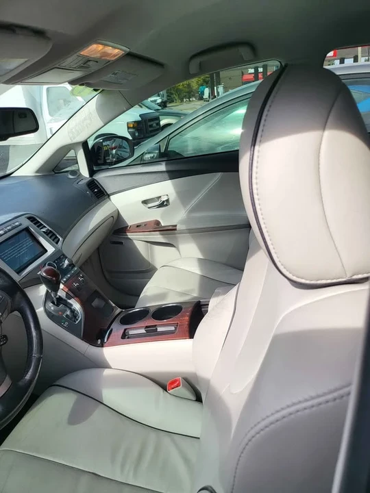 2011 Toyota Venza - Image 9 of 12