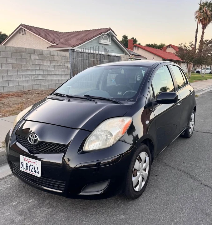 2011 Toyota Yaris - Image 5 of 11