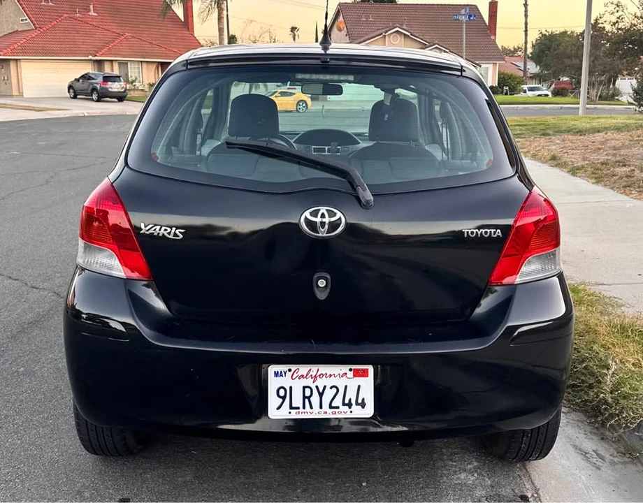 2011 Toyota Yaris - Image 3 of 11