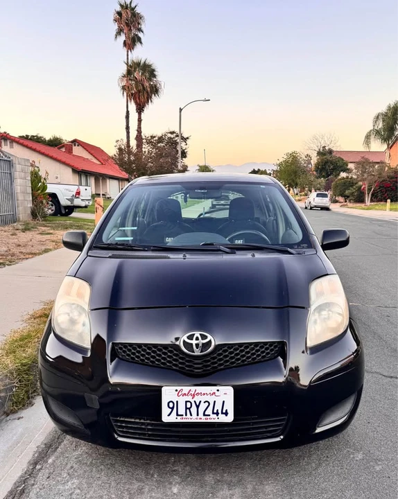 2011 Toyota Yaris - Image 6 of 11