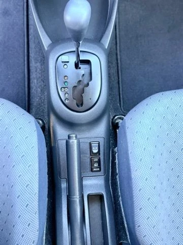 2011 Toyota Yaris - Image 15 of 21