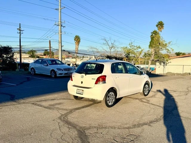 2011 Toyota Yaris - Image 4 of 21
