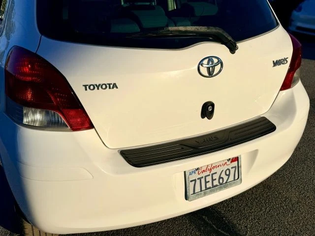 2011 Toyota Yaris - Image 7 of 21