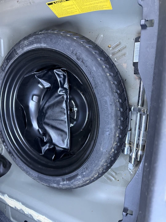 2011 Toyota Yaris - Image 7 of 21