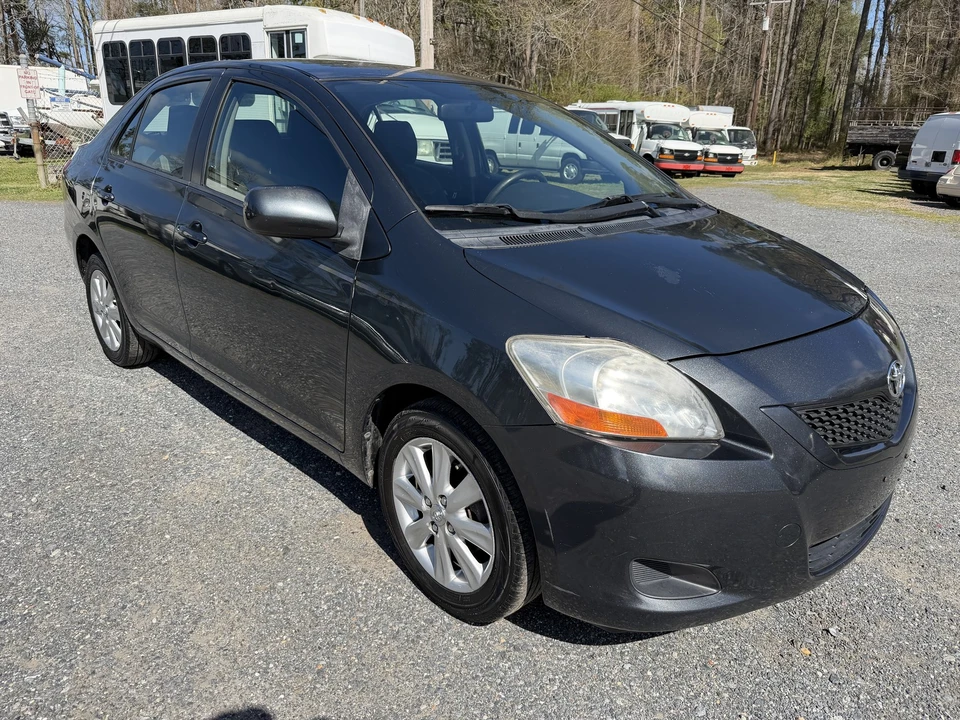 2011 Toyota Yaris - Image 20 of 21