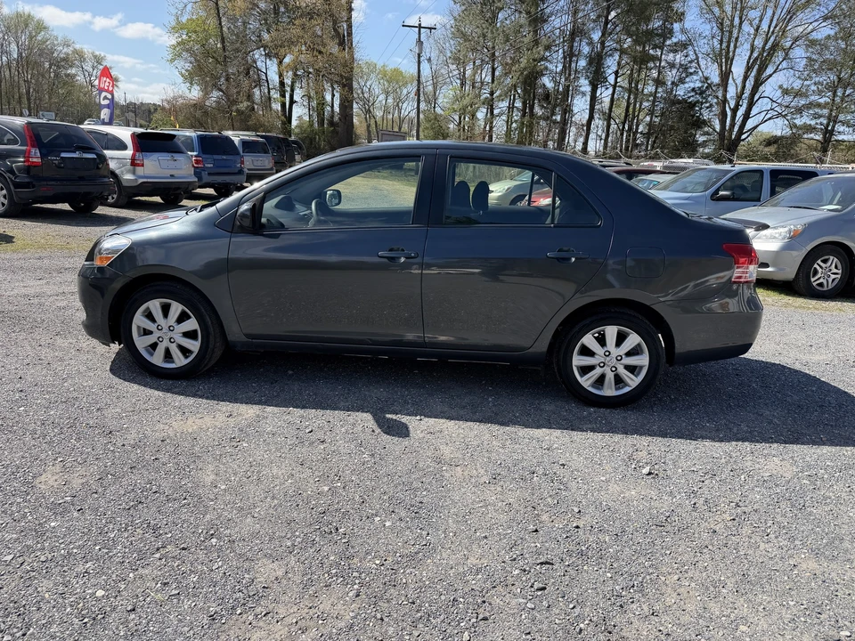2011 Toyota Yaris - Image 15 of 21