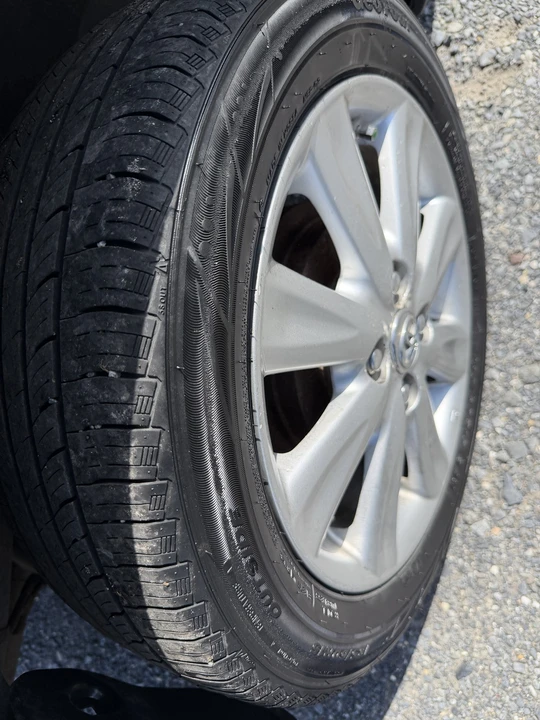 2011 Toyota Yaris - Image 10 of 21