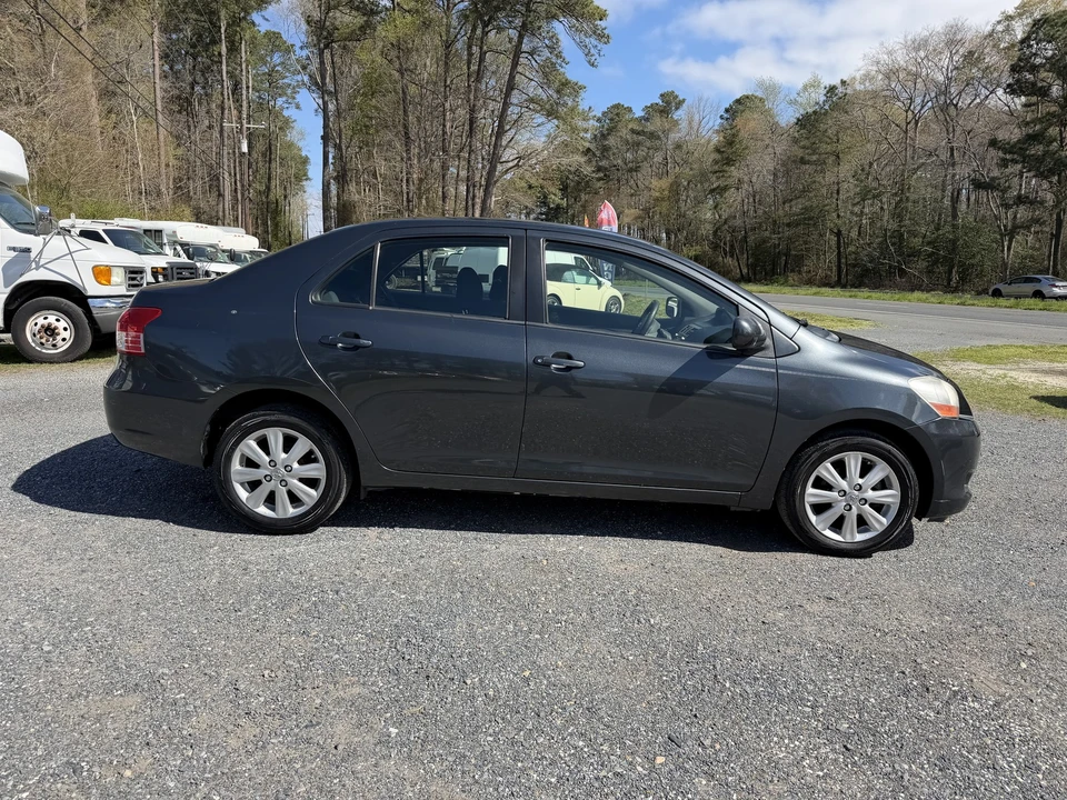 2011 Toyota Yaris - Image 19 of 21