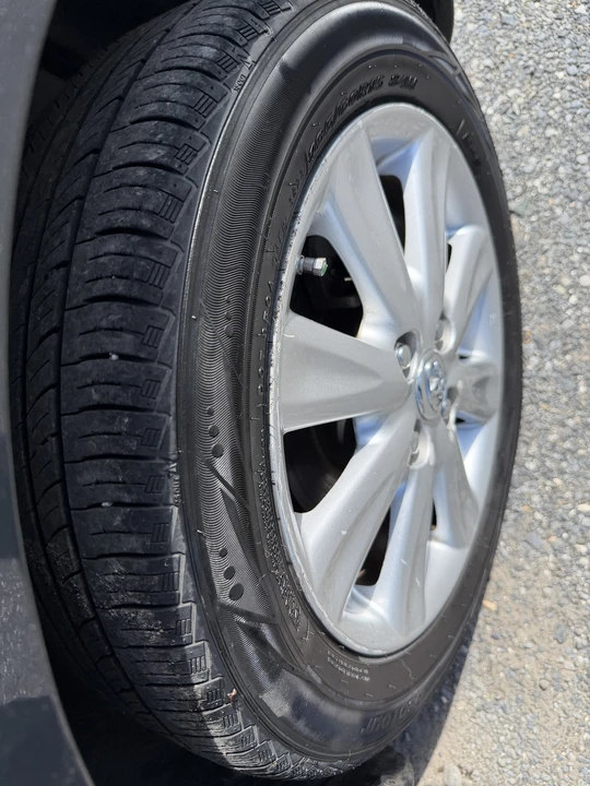 2011 Toyota Yaris - Image 9 of 21