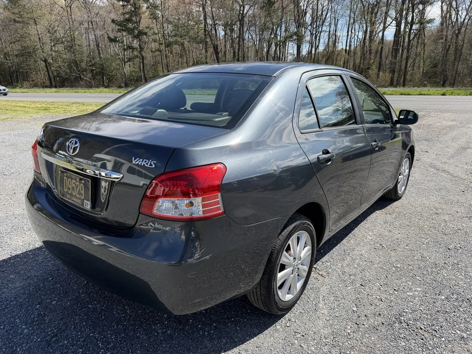 2011 Toyota Yaris - Image 18 of 21
