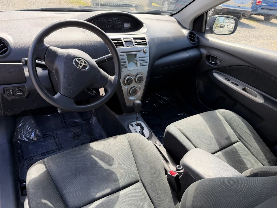 2011 Toyota Yaris - Image 4 of 21