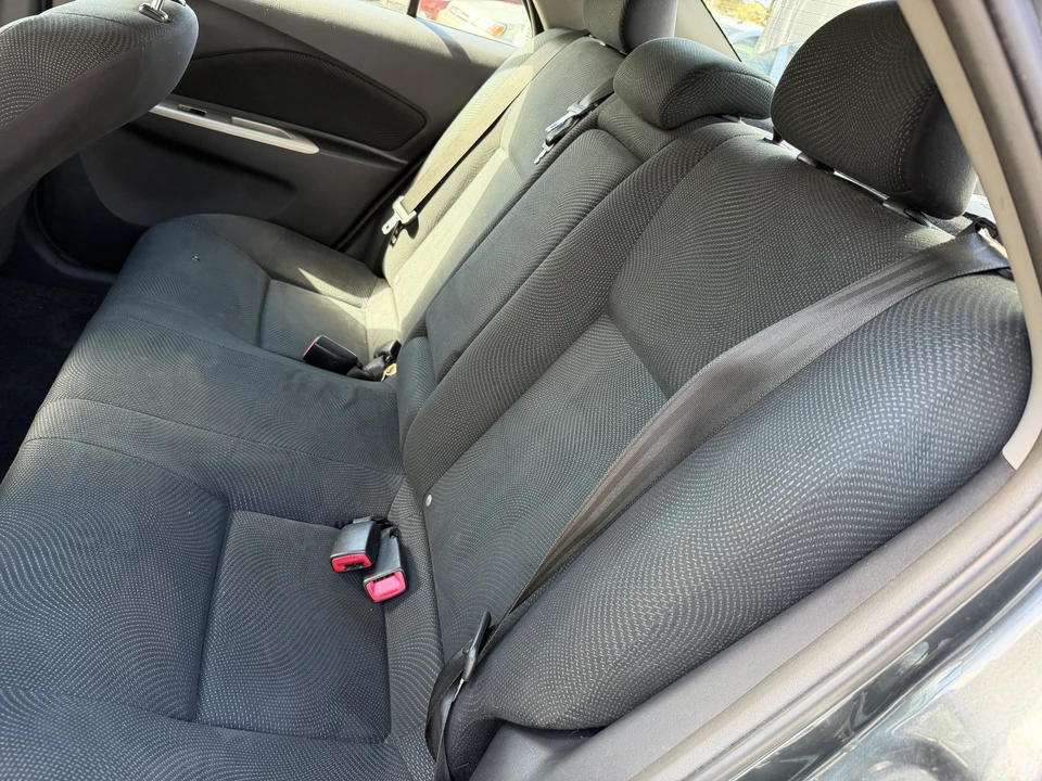 2011 Toyota Yaris - Image 6 of 21