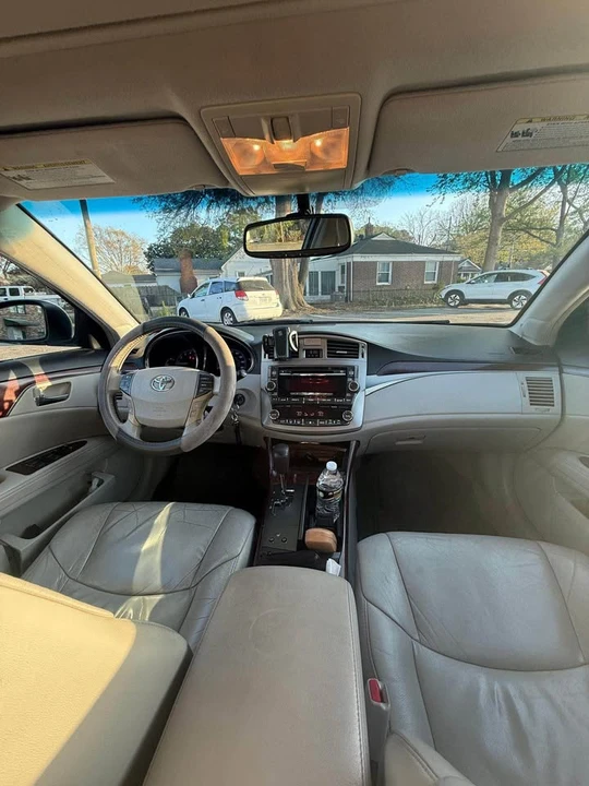 2011 Toyota Avalon 3rd Gen - Image 2 of 10