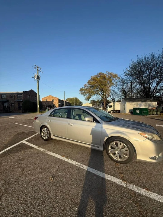2011 Toyota Avalon 3rd Gen - Image 4 of 10