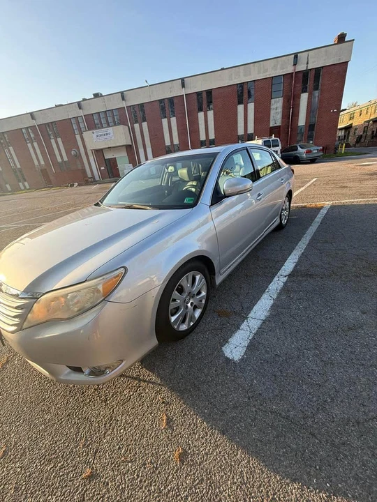 2011 Toyota Avalon 3rd Gen - Image 5 of 10