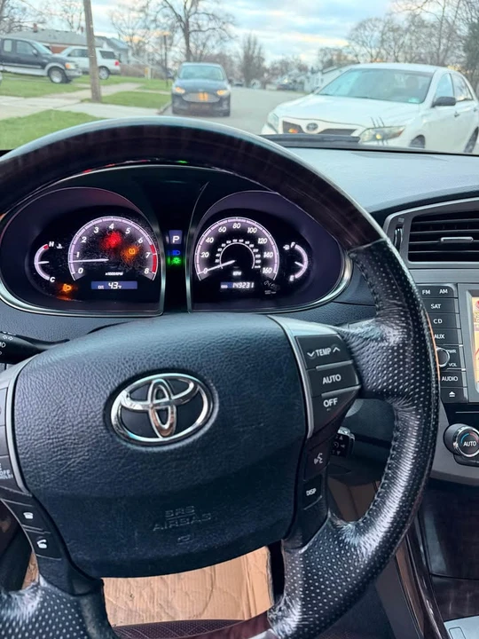 2011 Toyota Avalon 3rd Gen - Image 13 of 16