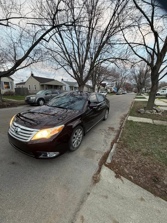 2011 Toyota Avalon 3rd Gen - Image 5 of 16