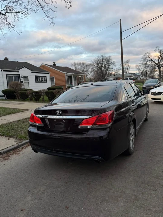 2011 Toyota Avalon 3rd Gen - Image 11 of 16