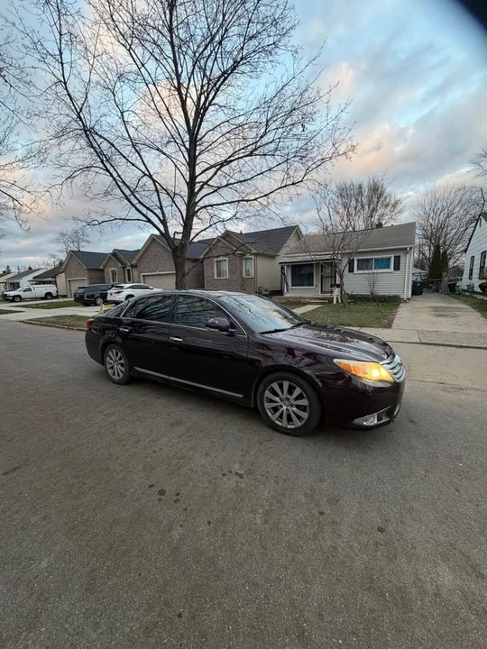 2011 Toyota Avalon 3rd Gen - Image 6 of 16
