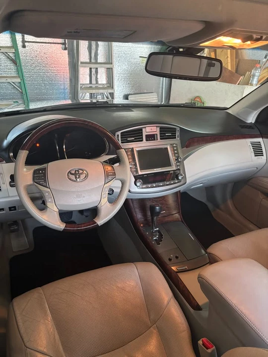 2011 Toyota Avalon 3rd Gen - Image 9 of 12
