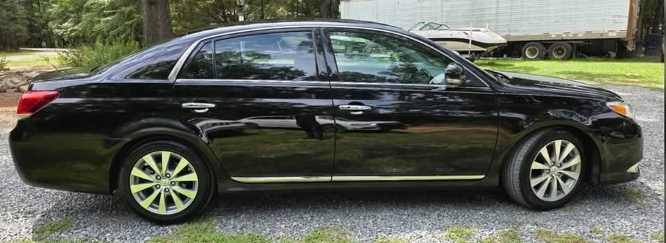 2011 Toyota Avalon 3rd Gen - Image 5 of 12