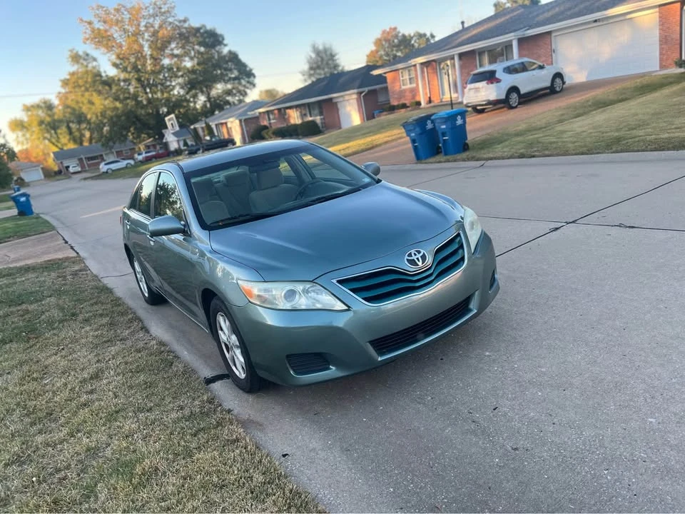 2011 Toyota Camry 6th Gen - Image 3 of 15