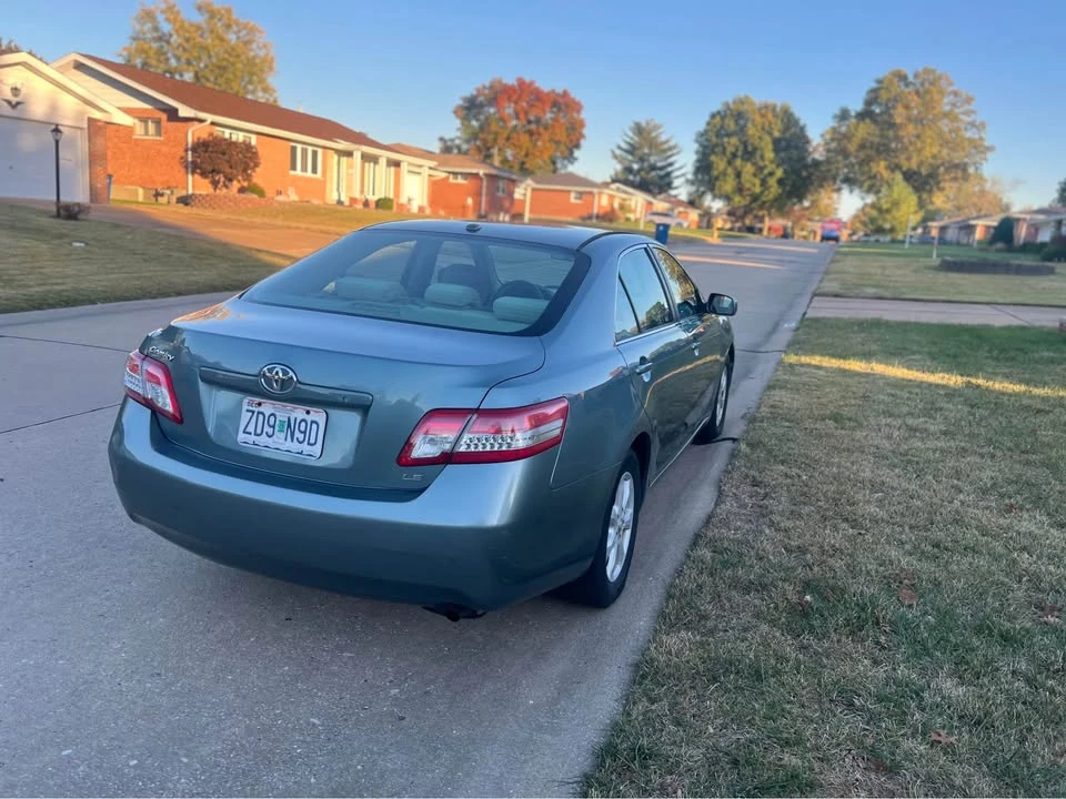 2011 Toyota Camry 6th Gen - Image 5 of 15