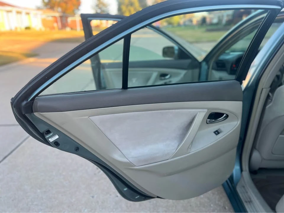 2011 Toyota Camry 6th Gen - Image 10 of 15