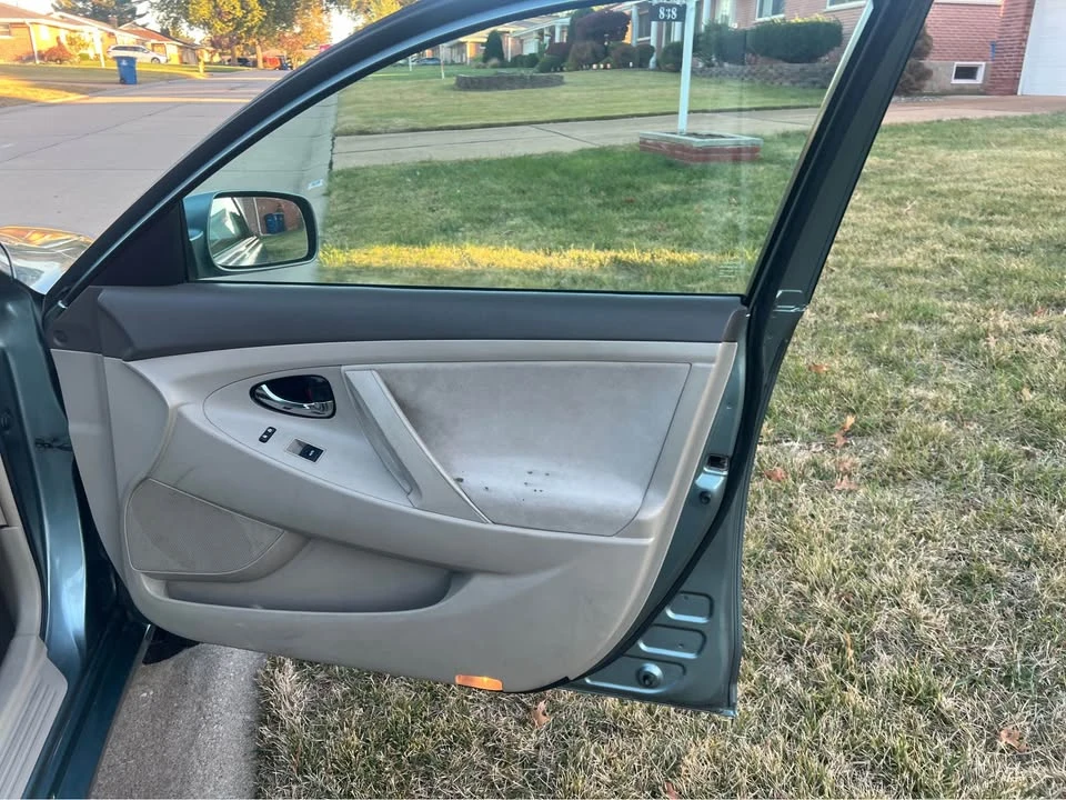 2011 Toyota Camry 6th Gen - Image 13 of 15