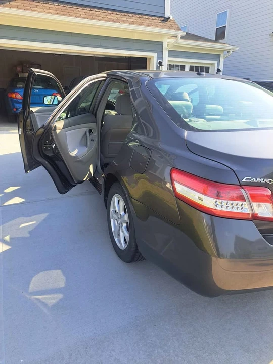 2011 Toyota Camry 6th Gen - Image 15 of 20