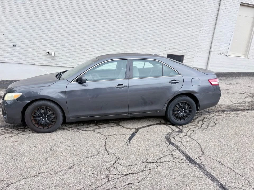 2011 Toyota Camry 6th Gen - Image 3 of 12