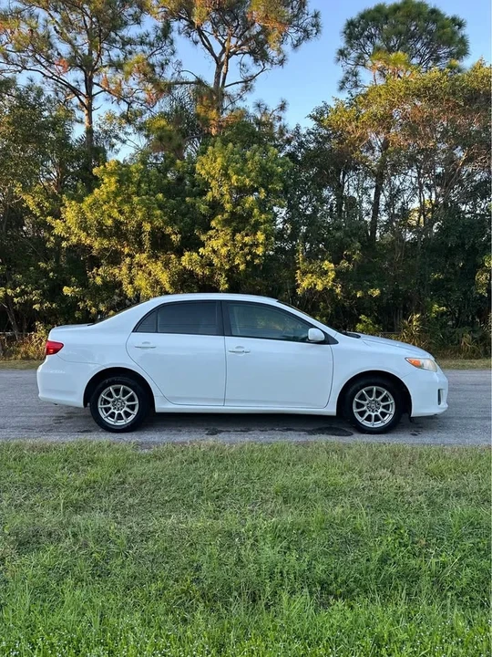 2011 Toyota Corolla 10th Gen - Image 8 of 15