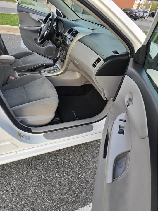 2011 Toyota Corolla 10th Gen - Image 5 of 14