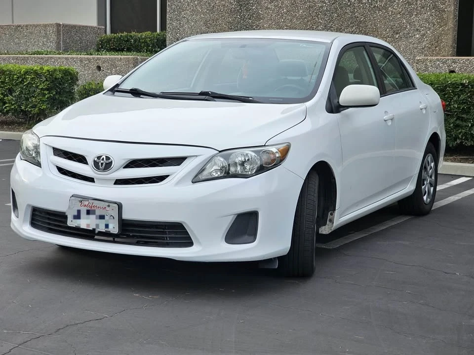 2011 Toyota Corolla 10th Gen - Image 2 of 16